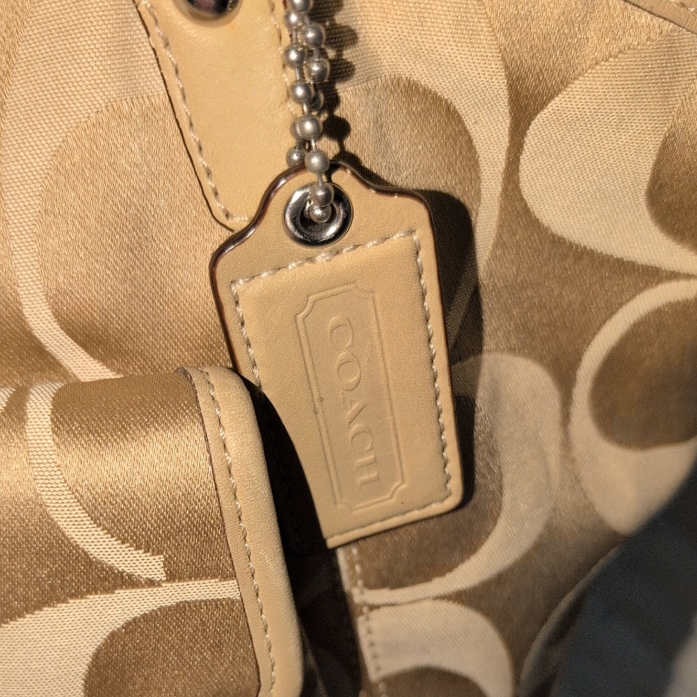 2009 Coach  Kristen Tan Signature C Shoulder Bag 13129 - Picture 5 of 16